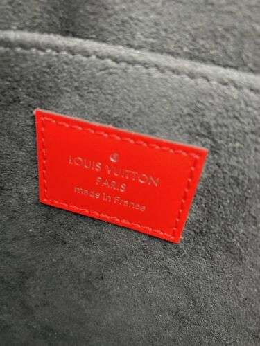 Louis-Vuitton x supreme Epi Pochette Gm RED – LENDER & BUYER OF