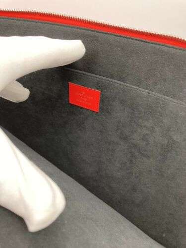 Red Epi Louis Vuitton x Supreme Wallet